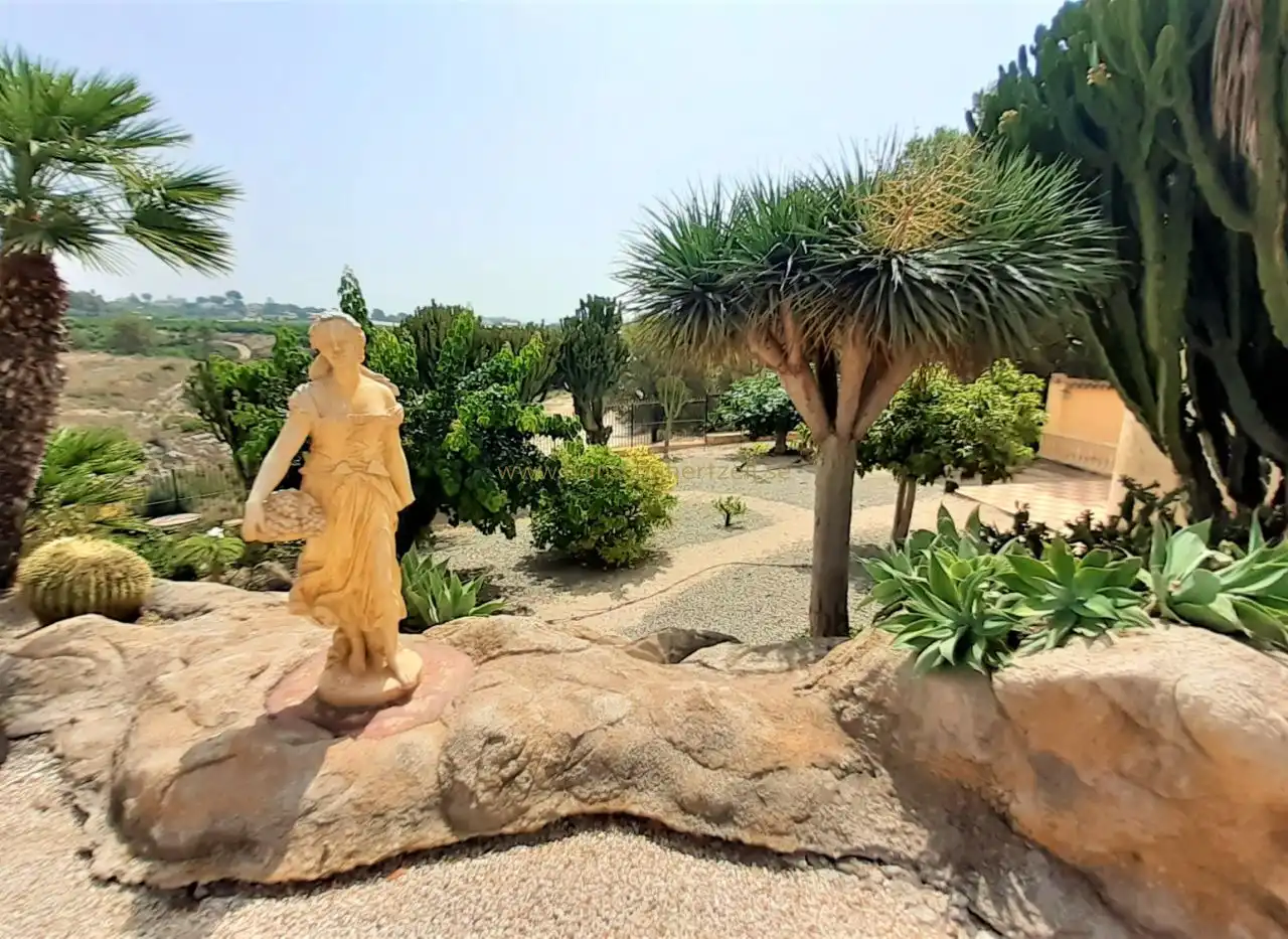 Jardí de Casa o xalet en venda en Pueblo - Urbanizaciones