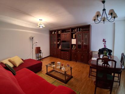 Living room of Flat for sale in Oviedo   with Heating, Parquet flooring and Furnished