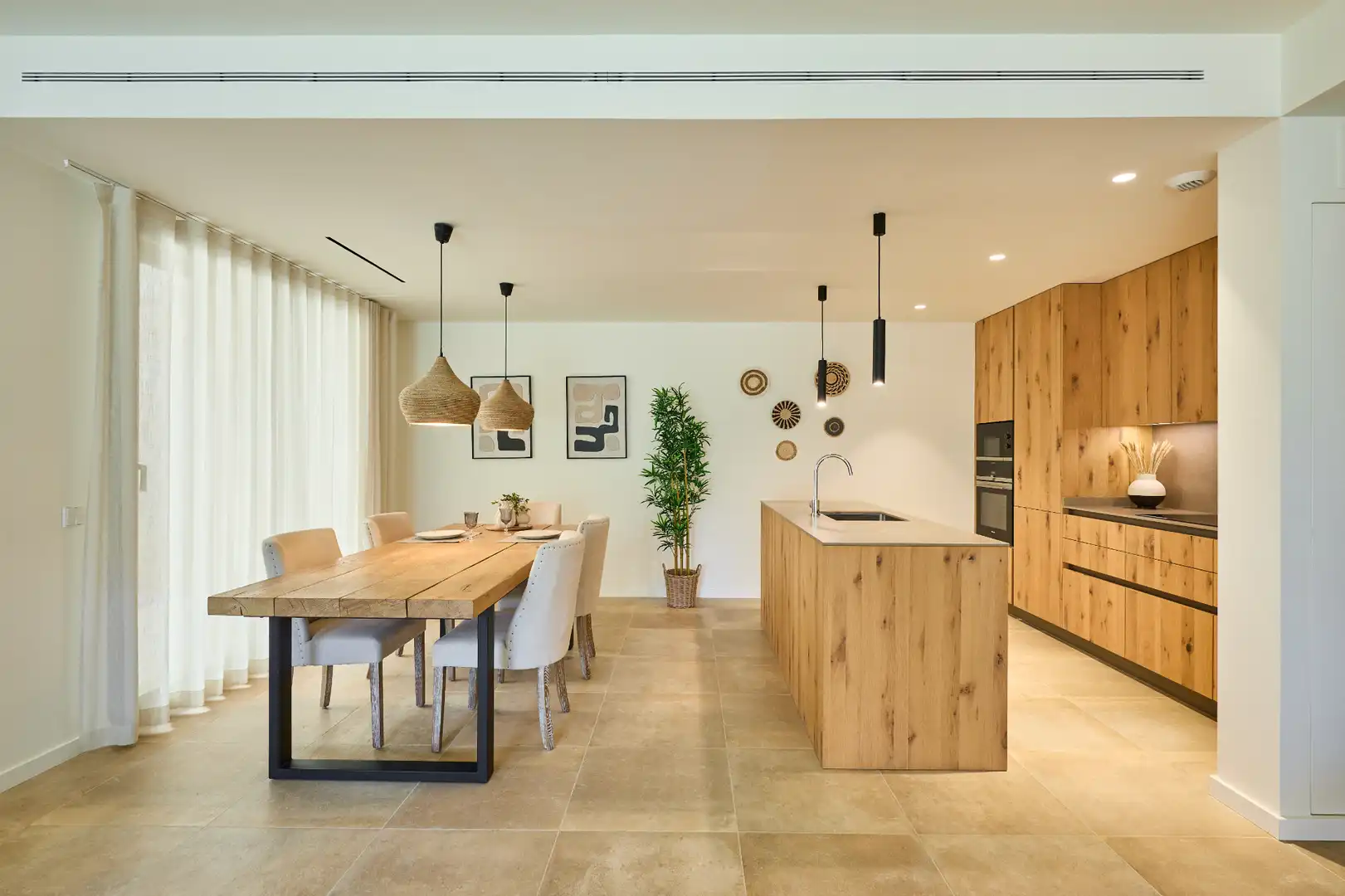 Küche von Wohnung zum Verkauf in Begur mit Klimaanlage, Heizung und Privatgarten