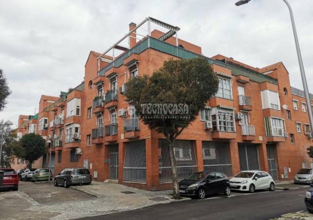 Piso en Venta en Palomeras Bajas