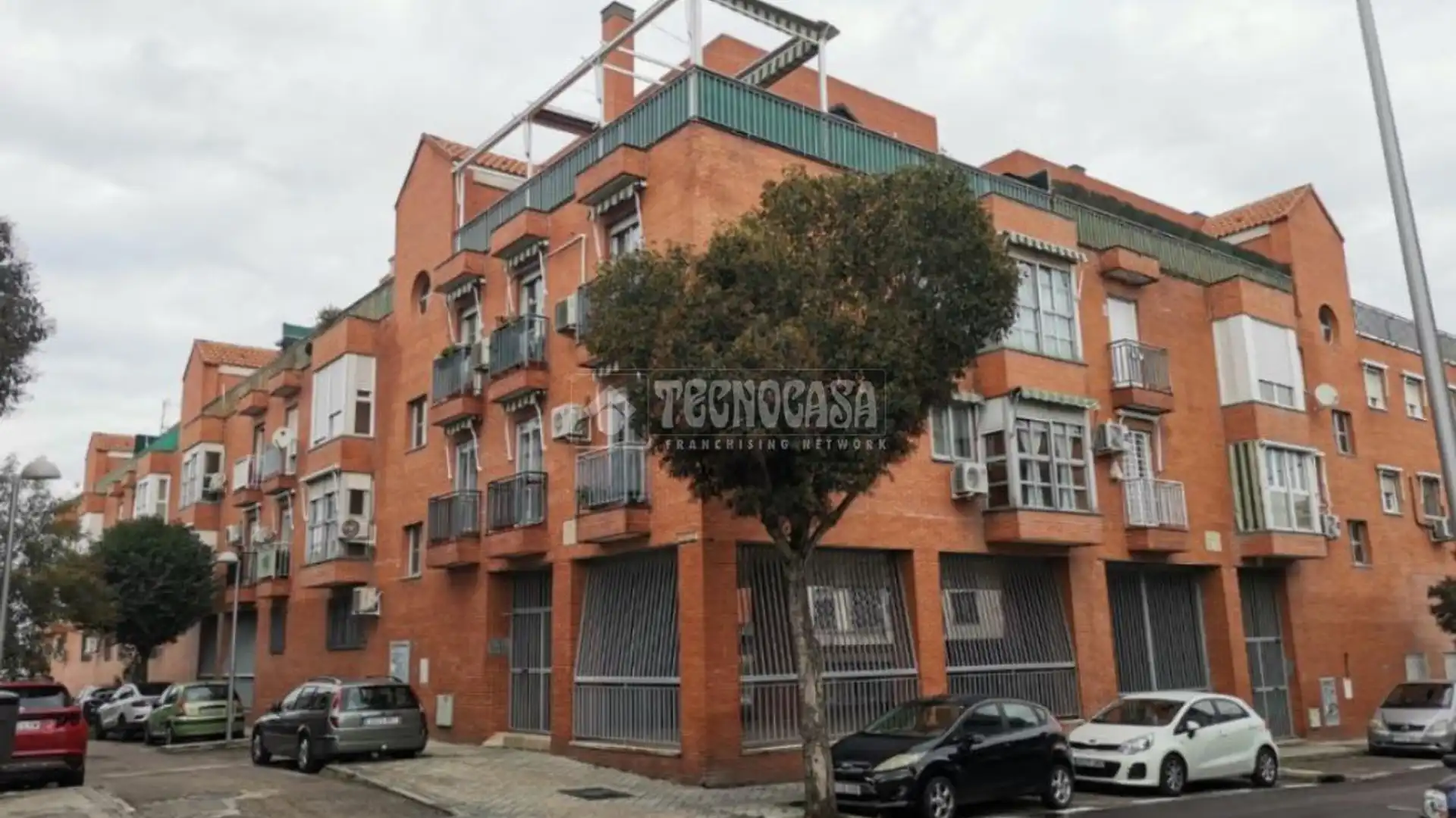 Vista exterior de Pis en venda en  Madrid Capital amb Parquet i Balcó