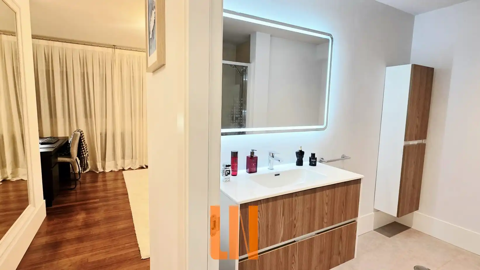 Badezimmer von Wohnung zum Verkauf in A Coruña Capital  mit Heizung, Ofen und Waschmaschine
