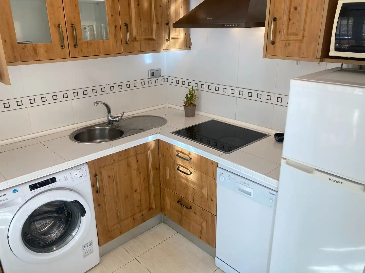 Kitchen of Flat for sale in Roquetas de Mar  with Air Conditioner, Terrace and Swimming Pool