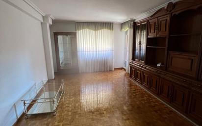 Living room of Flat for sale in San Andrés del Rabanedo  with Heating, Parquet flooring and Terrace