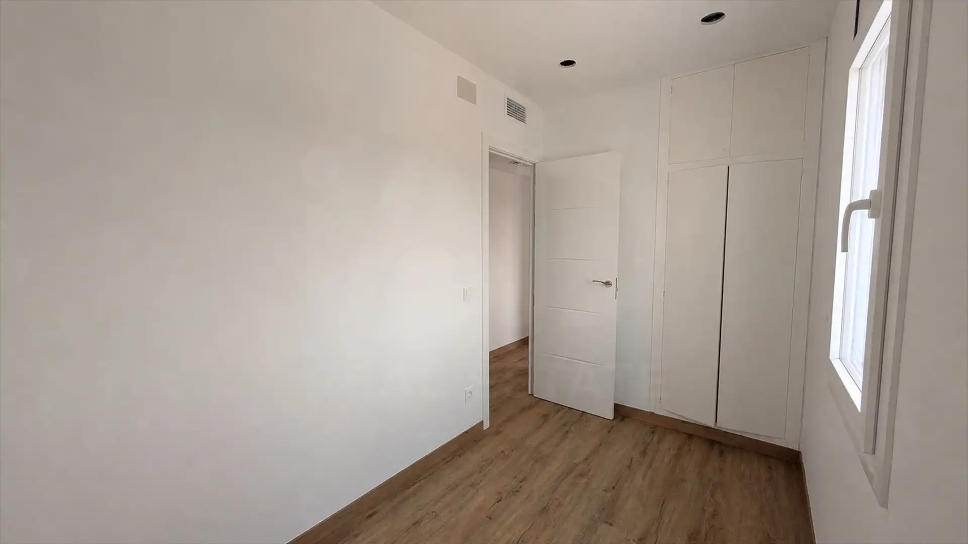 Habitación de Ático en venta en Olesa de Montserrat con Aire acondicionado, Calefacción y Terraza