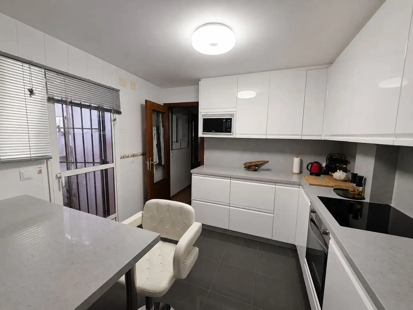 Cocina de Casa o chalet en venta en Sevilla con Aire acondicionado, Terraza y Trastero