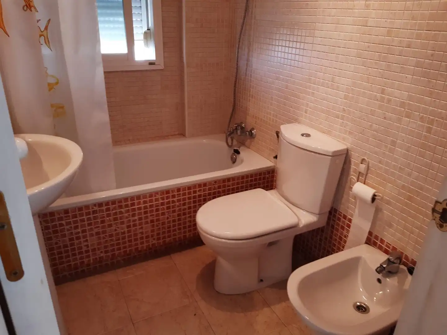 Baño de Apartamento de alquiler en Torrox con Aire acondicionado, Calefacción y Terraza