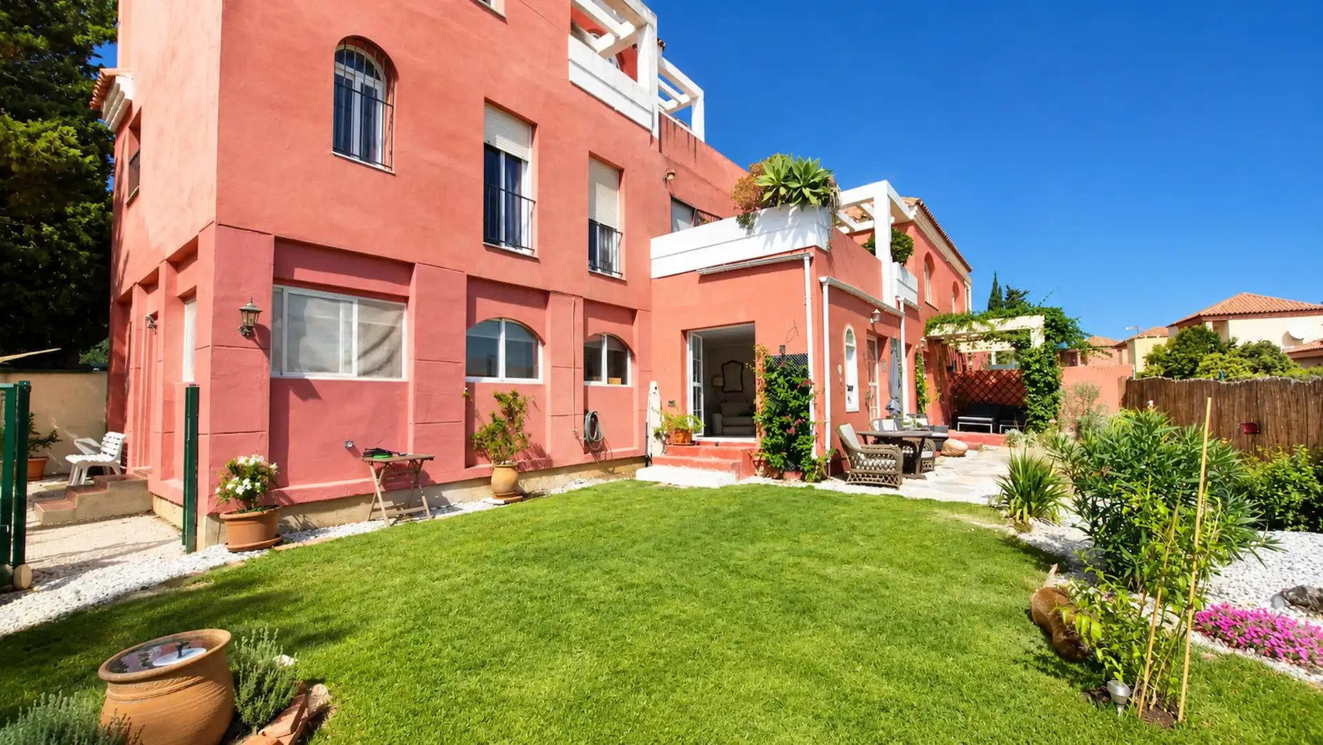 Garten von Maisonette zum Verkauf in Manilva mit Privatgarten, Terrasse und Schwimmbad