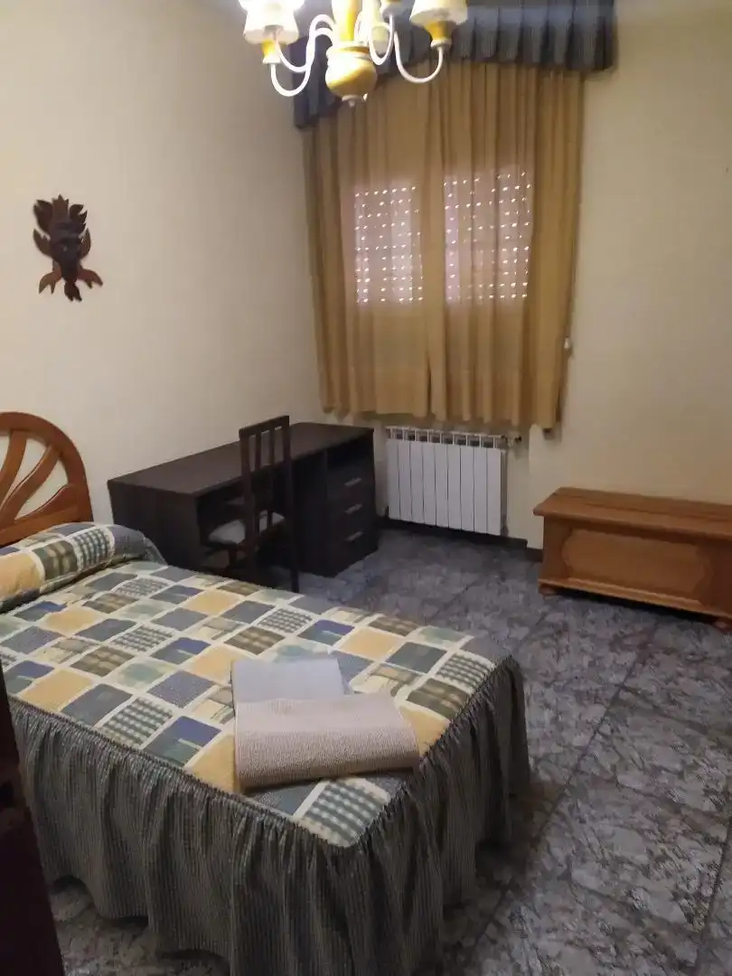 Habitación de Casa o chalet para compartir en Navas del Rey con Amueblado