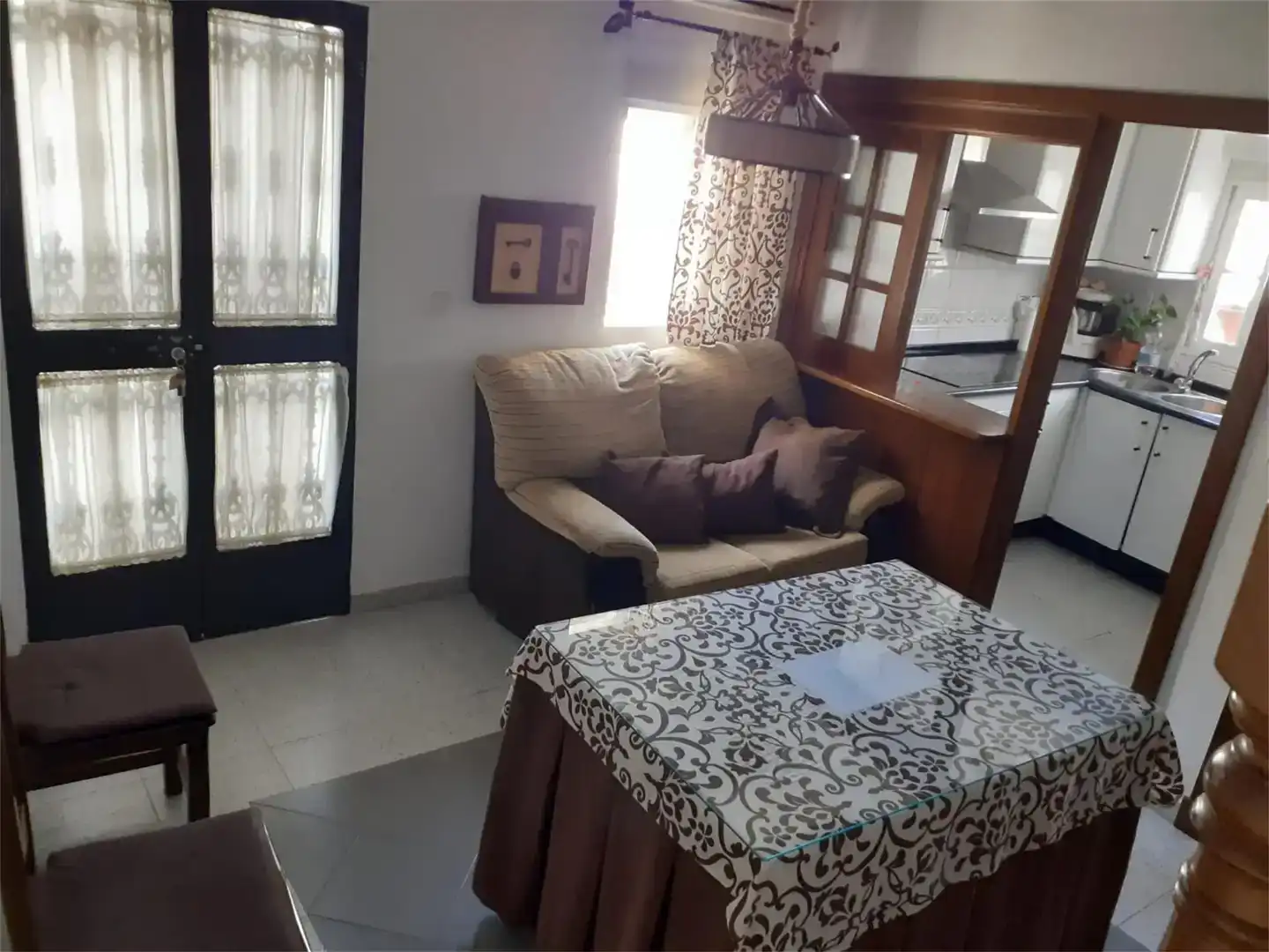 Sala de estar de Planta baja en venta en Ubrique con Aire acondicionado, Trastero y Amueblado