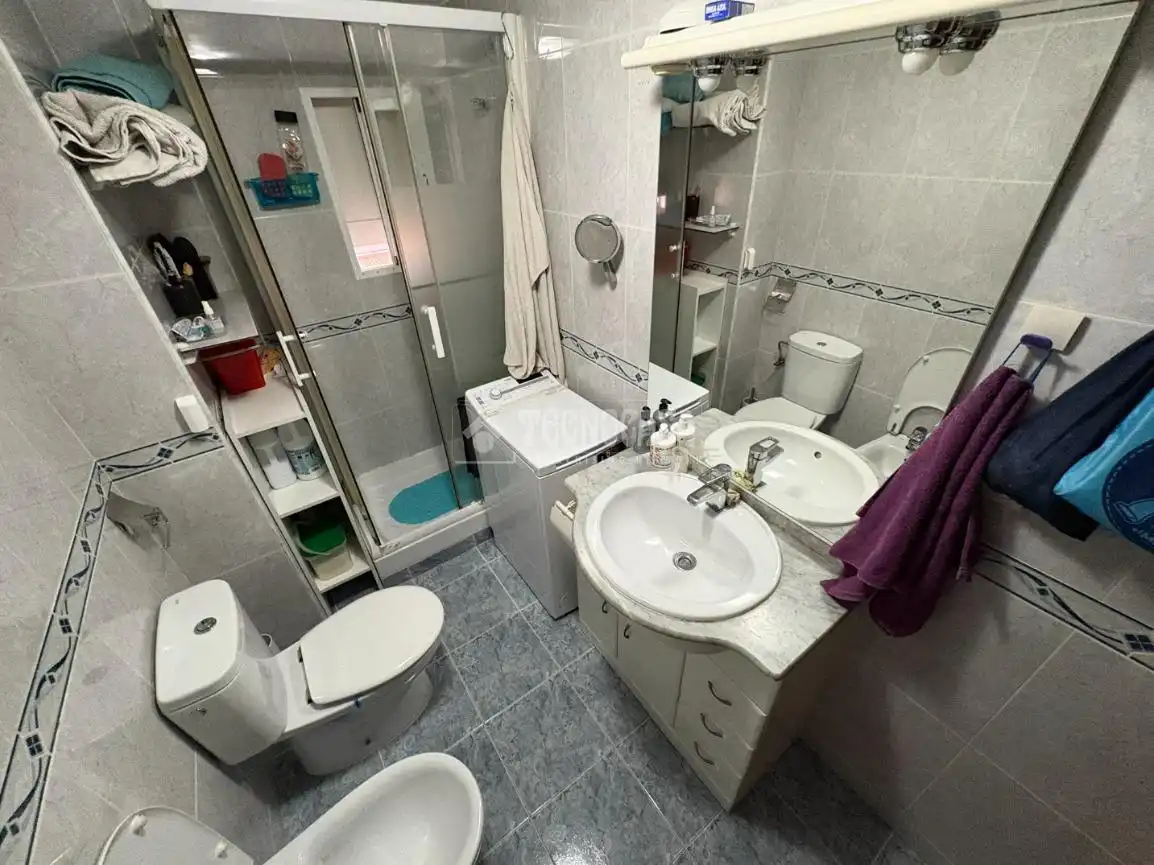 Bathroom of Flat for sale in Móstoles  with Air Conditioner
