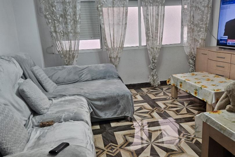 Foto 1 de Pis en venda a Calle General Elizaicin, Carolinas Bajas, Alicante