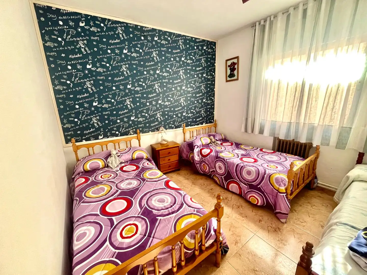 Habitación de Casa adosada en venta en Fernán Caballero con Jardín privado y Amueblado