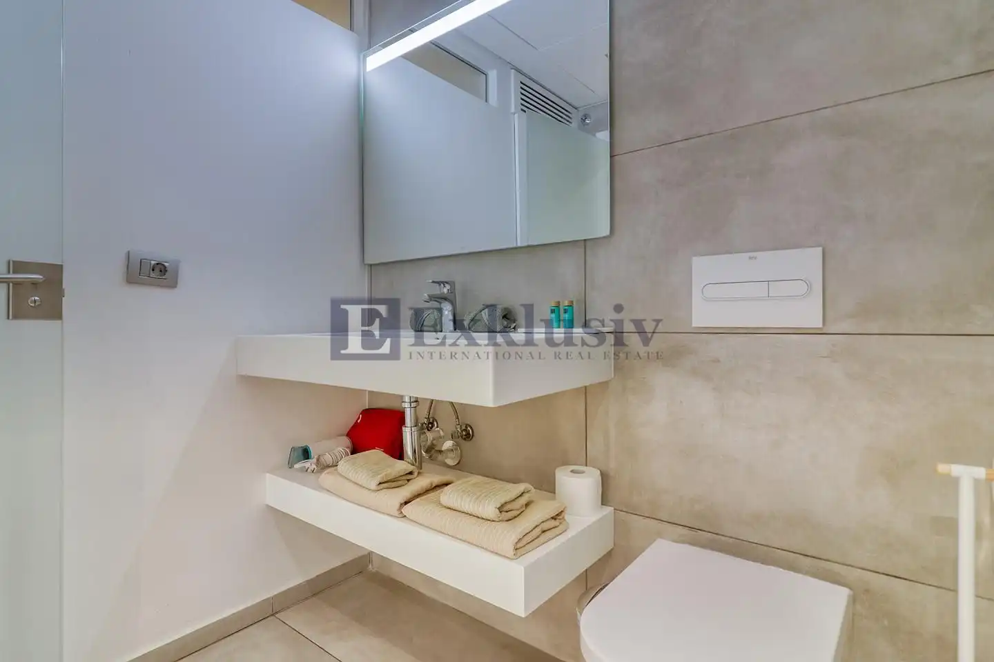 Badezimmer von Erdgeschoss zum Verkauf in Adeje mit Möbliert