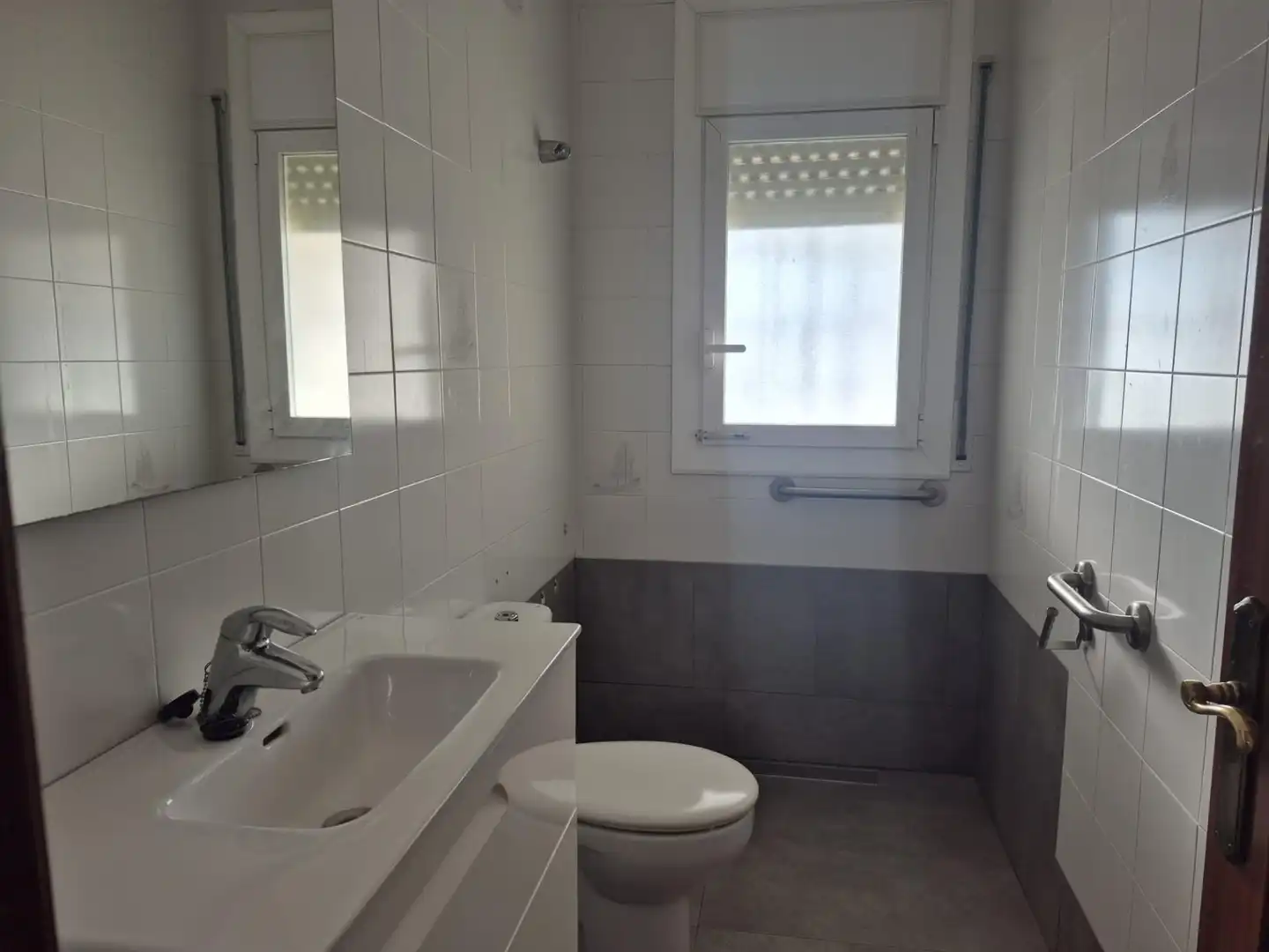 Badezimmer von Einfamilien-Reihenhaus zum Verkauf in Palafolls, Barcelona