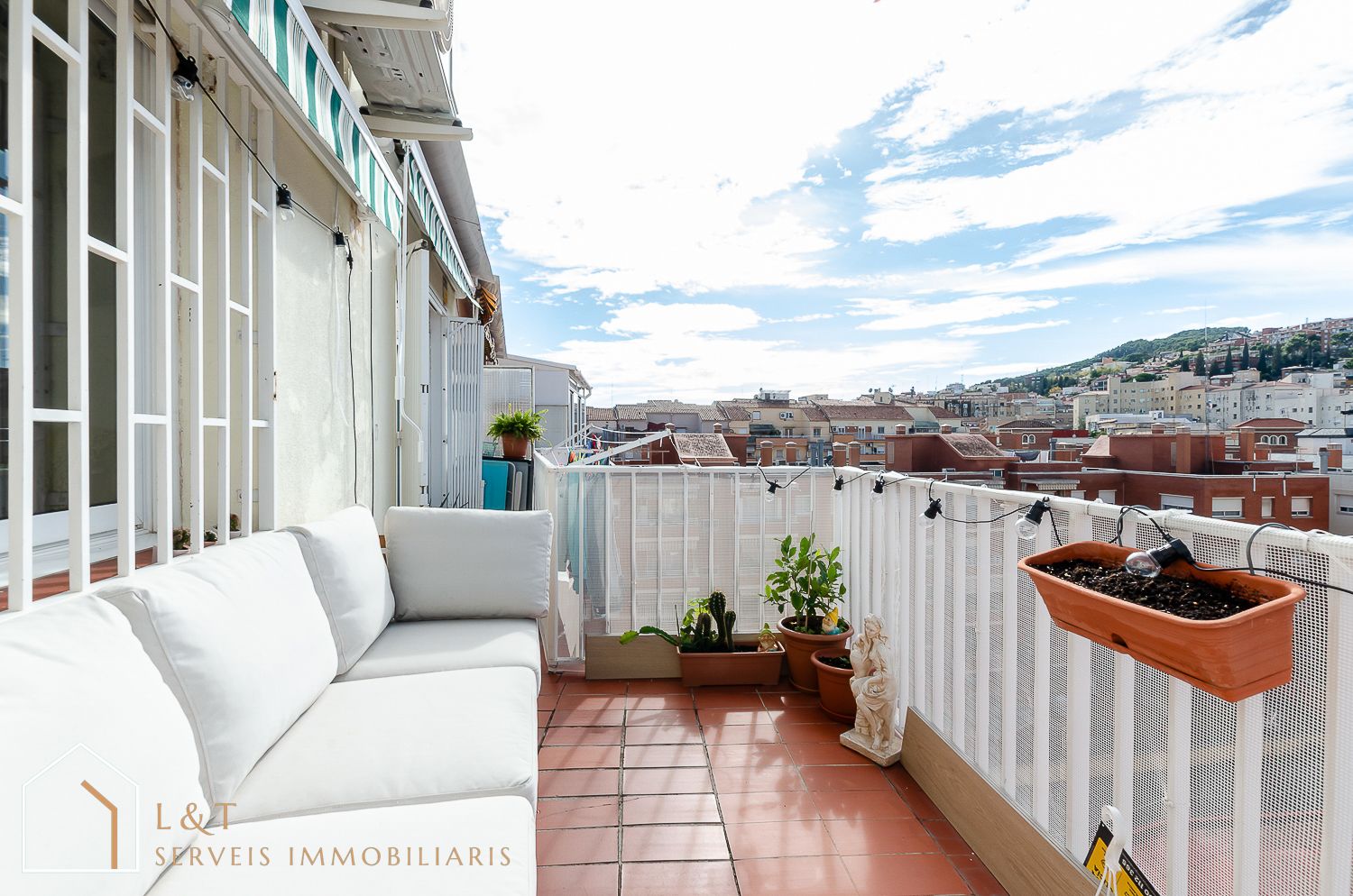 Balcony of Attic for sale in  Barcelona Capital  with Air Conditioner, Heating and Parquet flooring