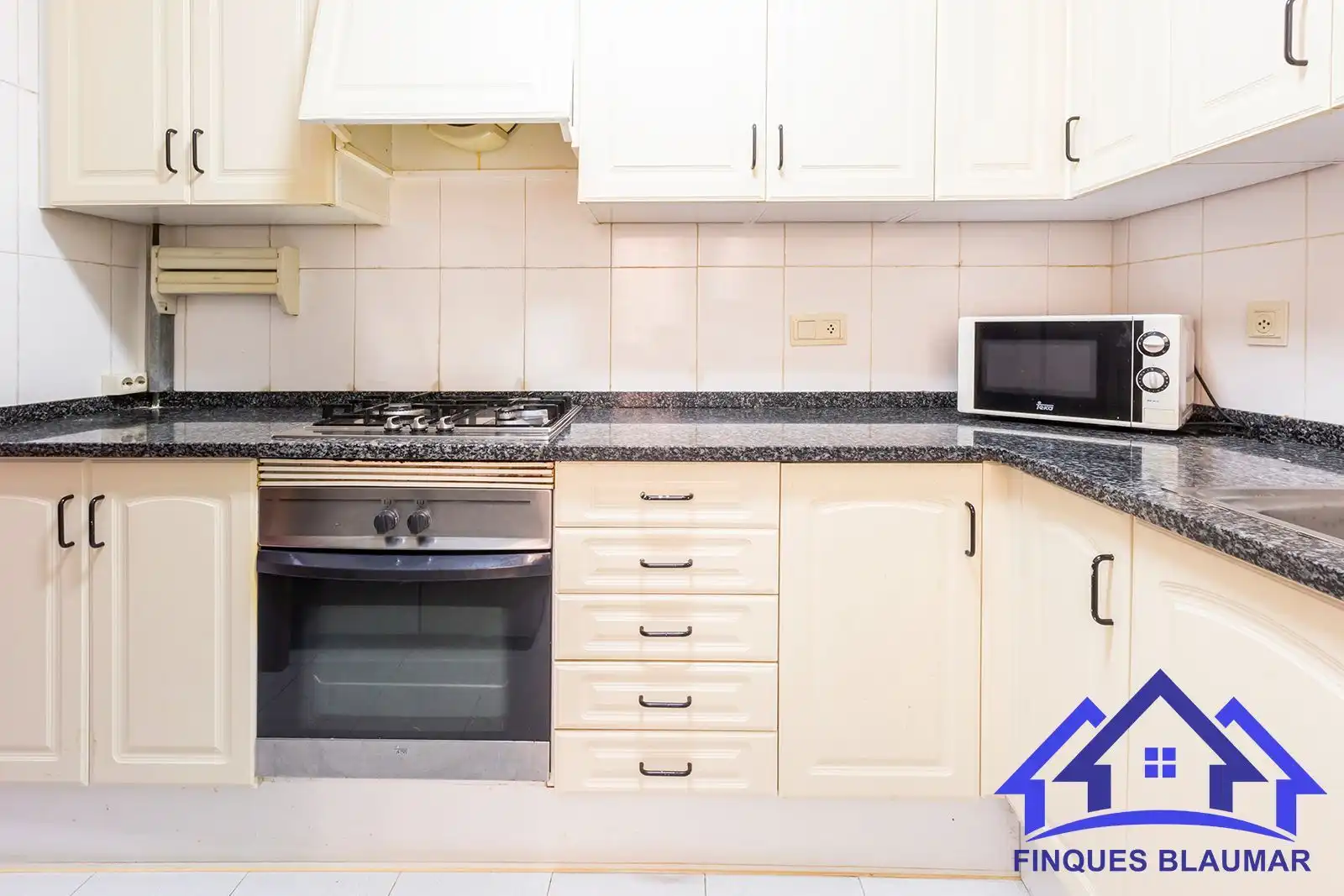 Cocina de Piso en venta en Pineda de Mar con Terraza