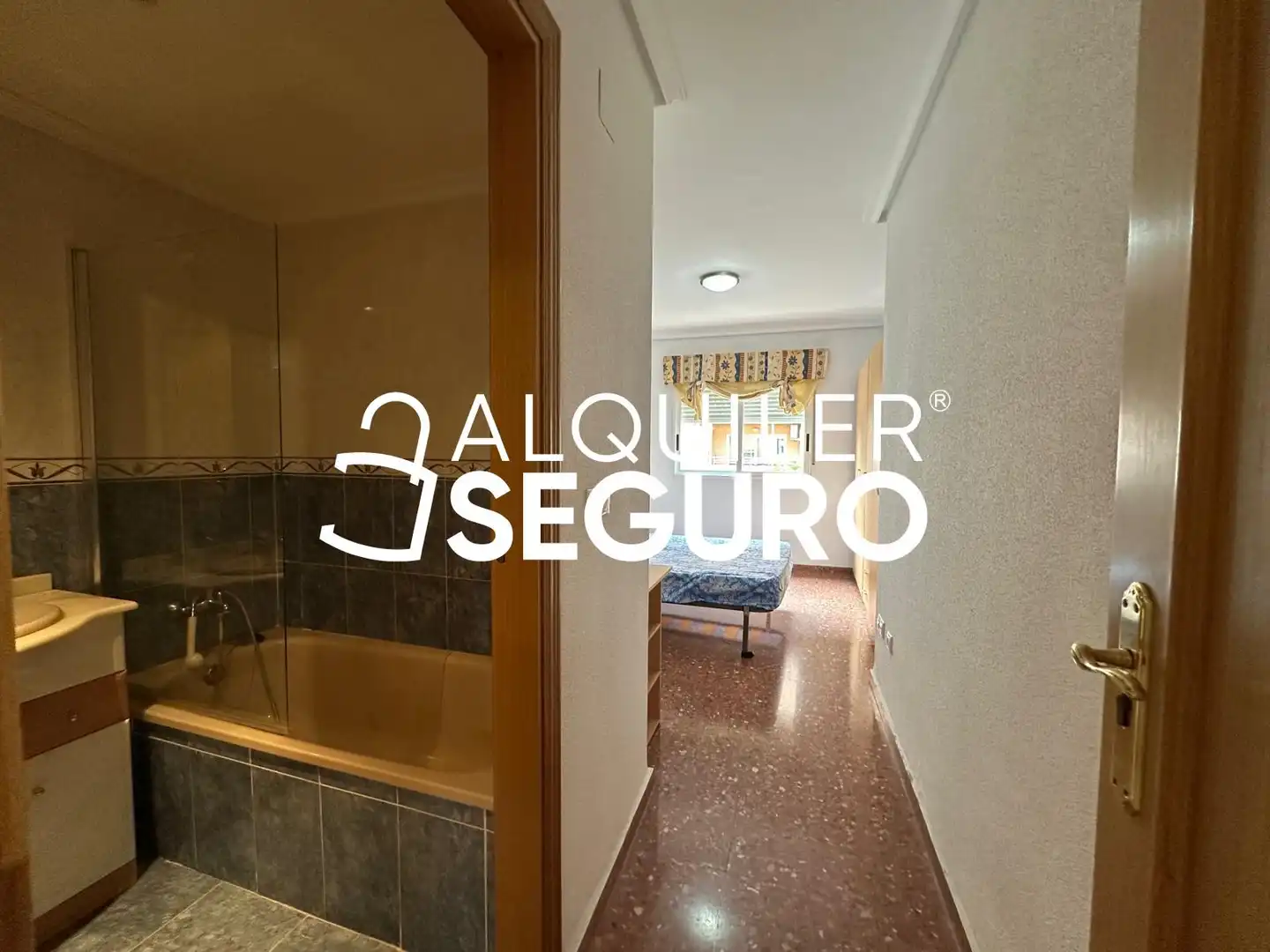 Flat for rent in Torrent  with Air Conditioner and Furnished