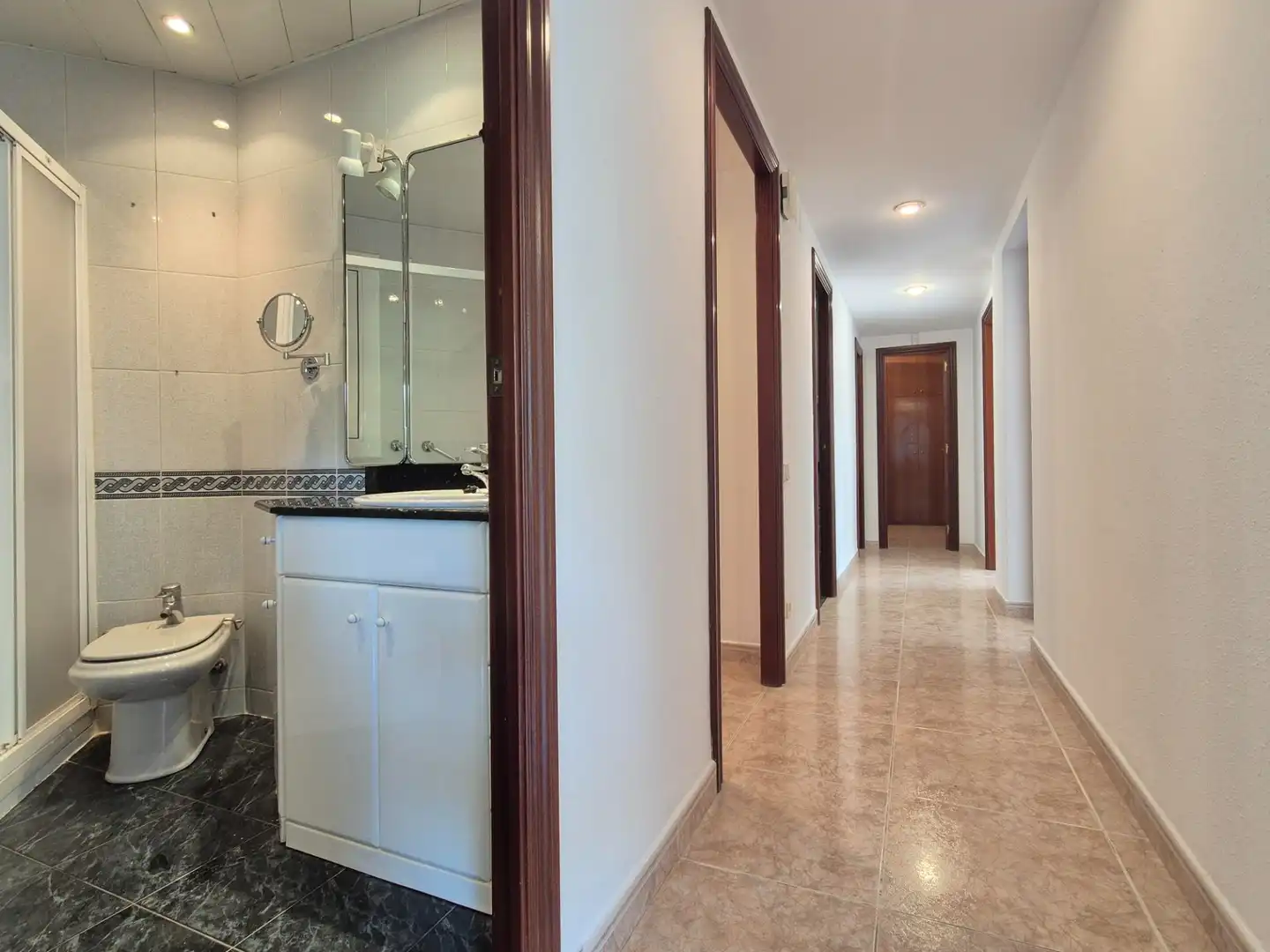 Piso en venta en Barcelona con Calefacción, Horno y Balcón