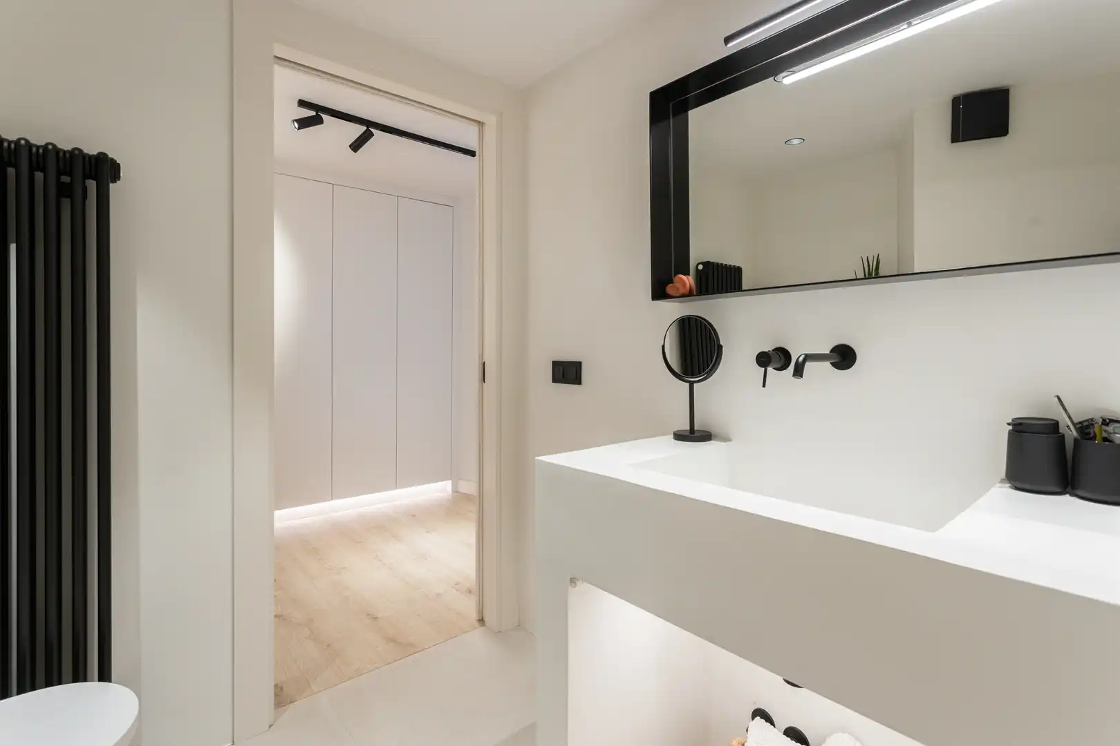 Badezimmer von Dachboden zum Verkauf in Figueres mit Klimaanlage, Heizung und Parkett