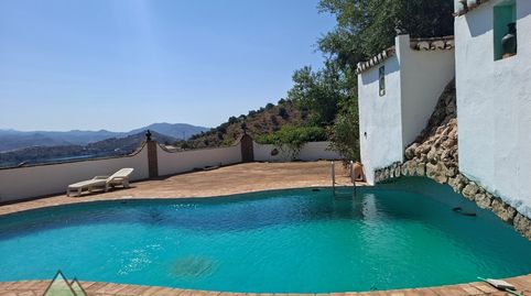 ESPECTACULAR VILLA EN LOS ROMANES