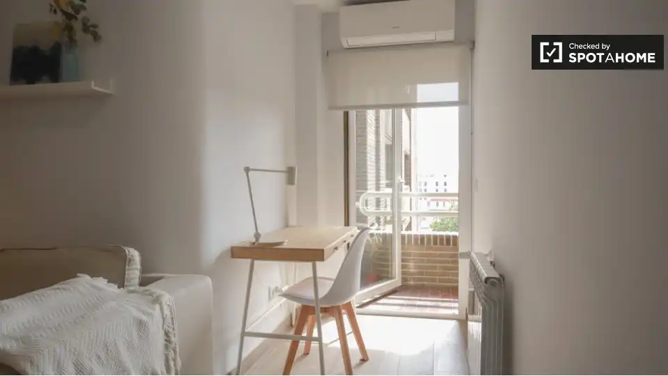 Appartamento con terrazza in affitto a Chamartín, imagen 6