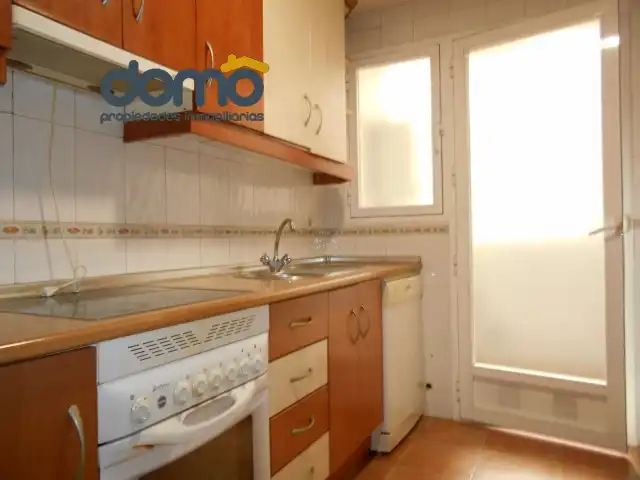 Flat for rent in Calle Emilia Pardo Bazán, Joaquina Eguaras