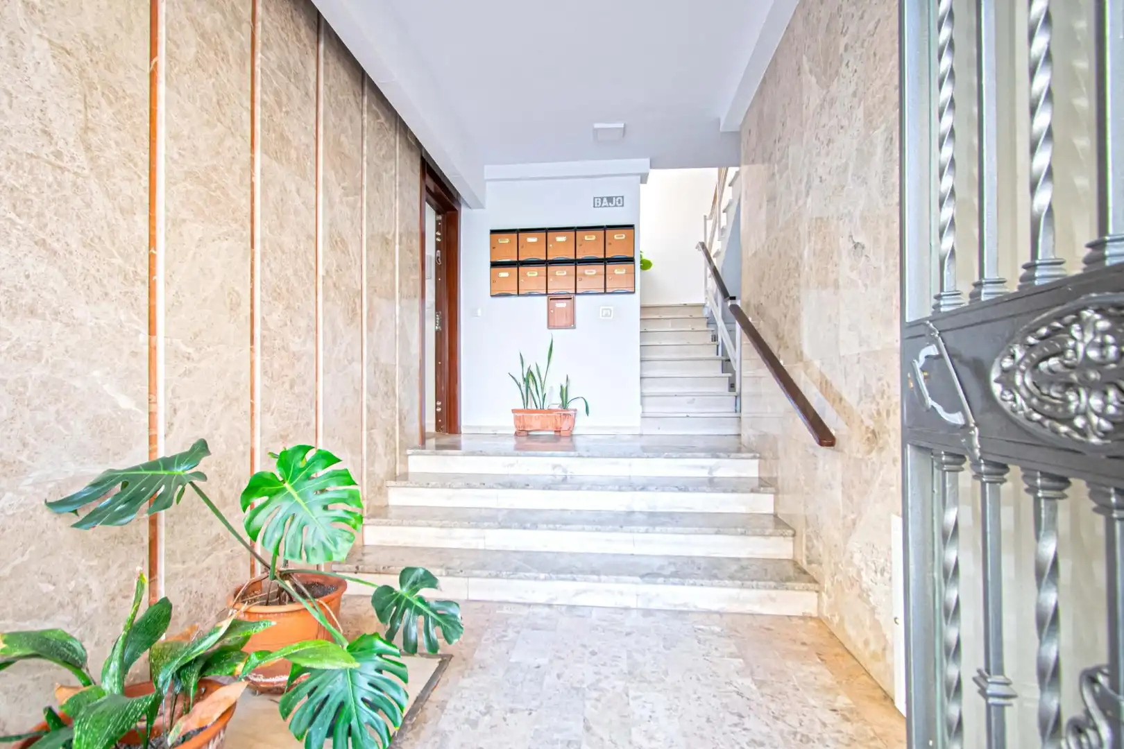 Ground floor for sale in Sevilla