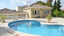 Piscina de Casa o xalet en venda en Orihuela amb Aire condicionat, Jardí privat i Piscina