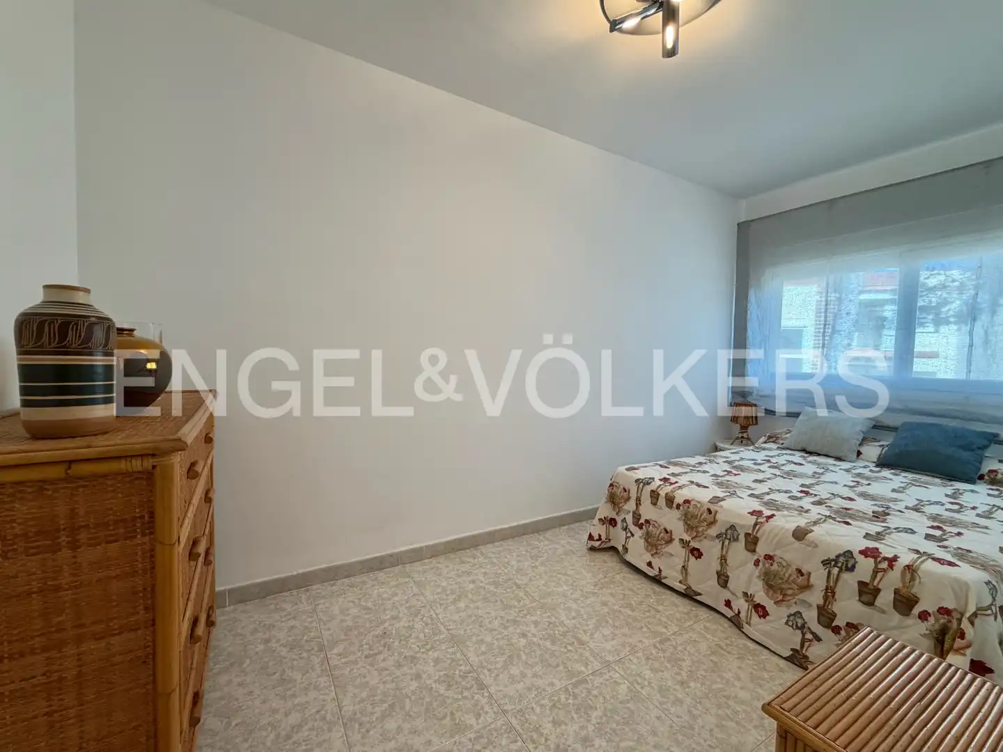 Schlafzimmer von Dachboden zum Verkauf in Salou mit Klimaanlage, Heizung und Terrasse
