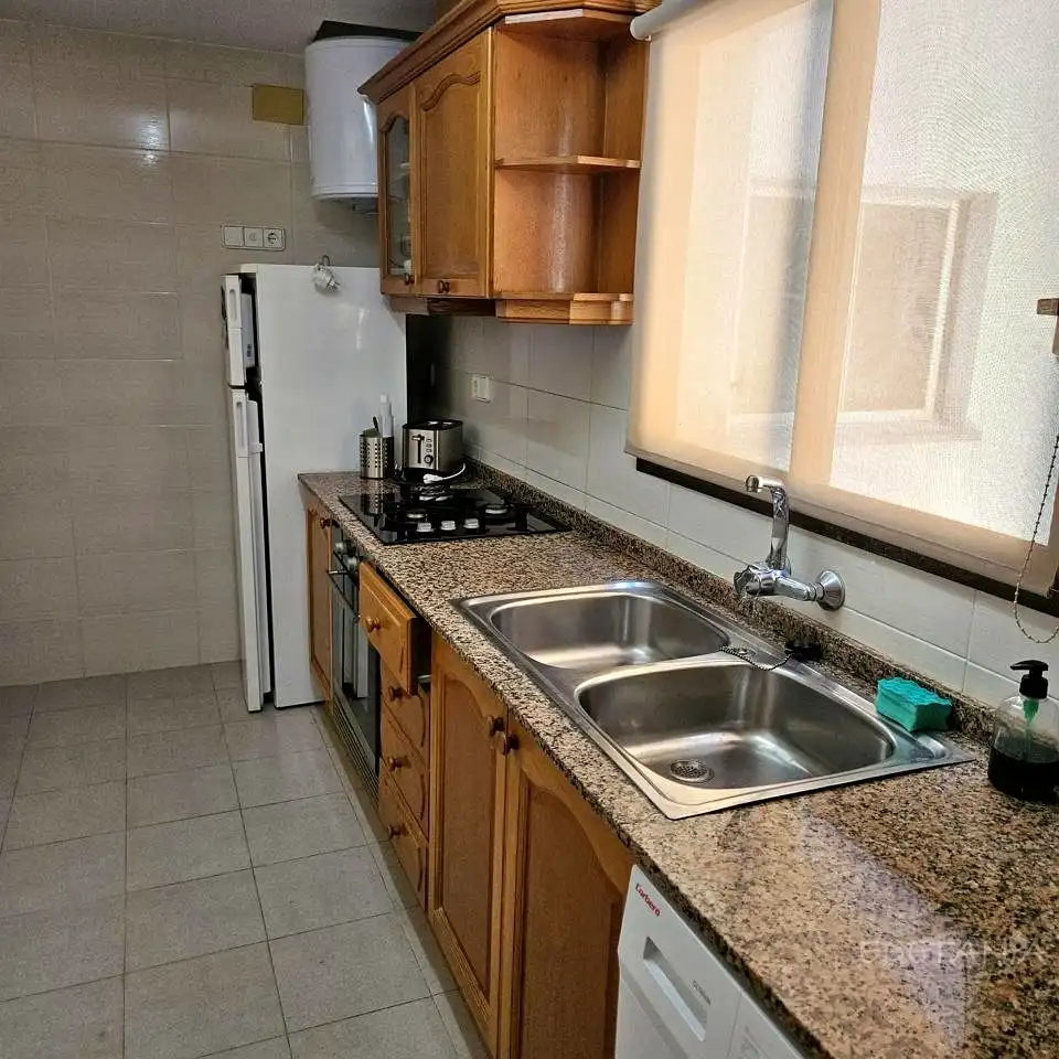Cuina de Pis de lloguer en Moncada amb Moblat i Balcó