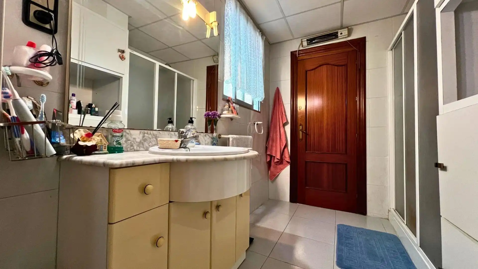 Baño de Piso en venta en Elda con Calefacción, Terraza y Balcón