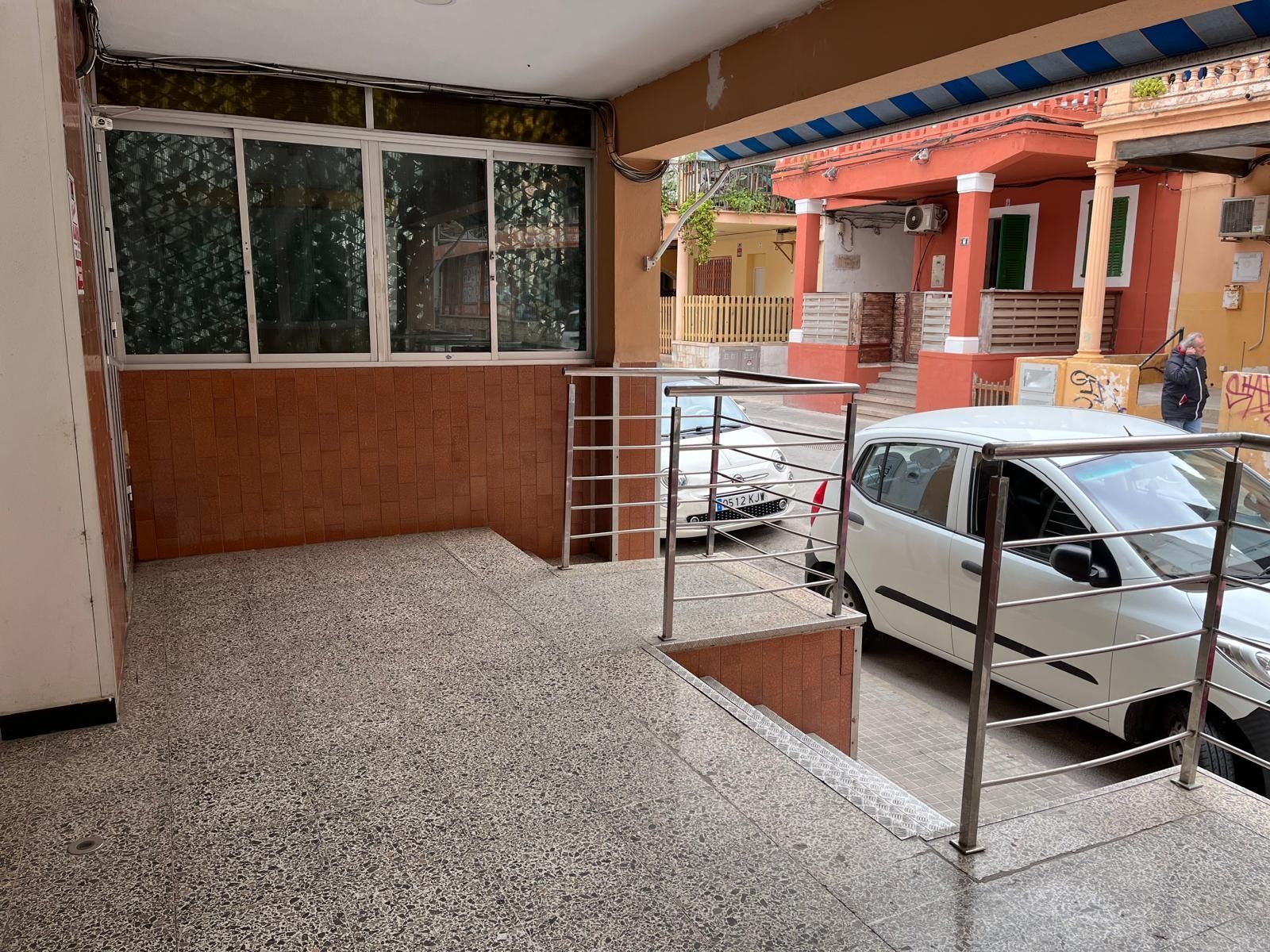 Vista exterior de Local en venta en Llucmajor