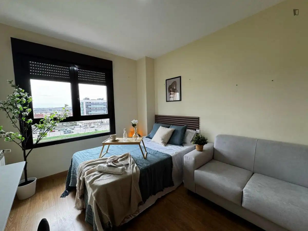 Habitación de Apartamento para compartir en Móstoles con Amueblado, Horno y Lavadora