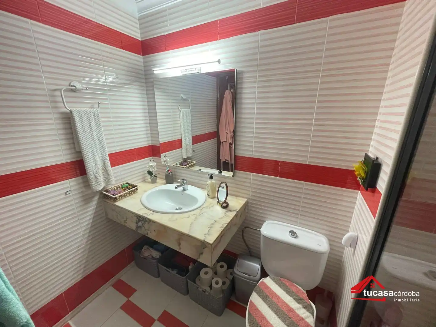 Bathroom of Flat for sale in Córdoba  with Air Conditioner, Parquet flooring and Terrace