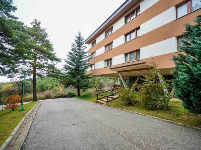 Piso en Venta en Calle Edificio Cedro en Cerezo de Arriba