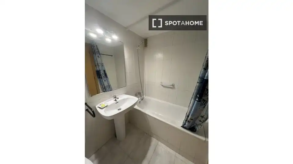 Badezimmer von Wohnungen zur untervermieten in Vilassar de Mar mit Klimaanlage, Terrasse und Möbliert