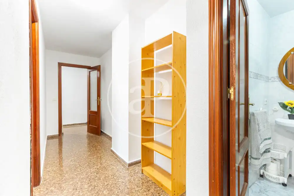 Flat for rent in Valencia  with Heating, Terrace and Furnished