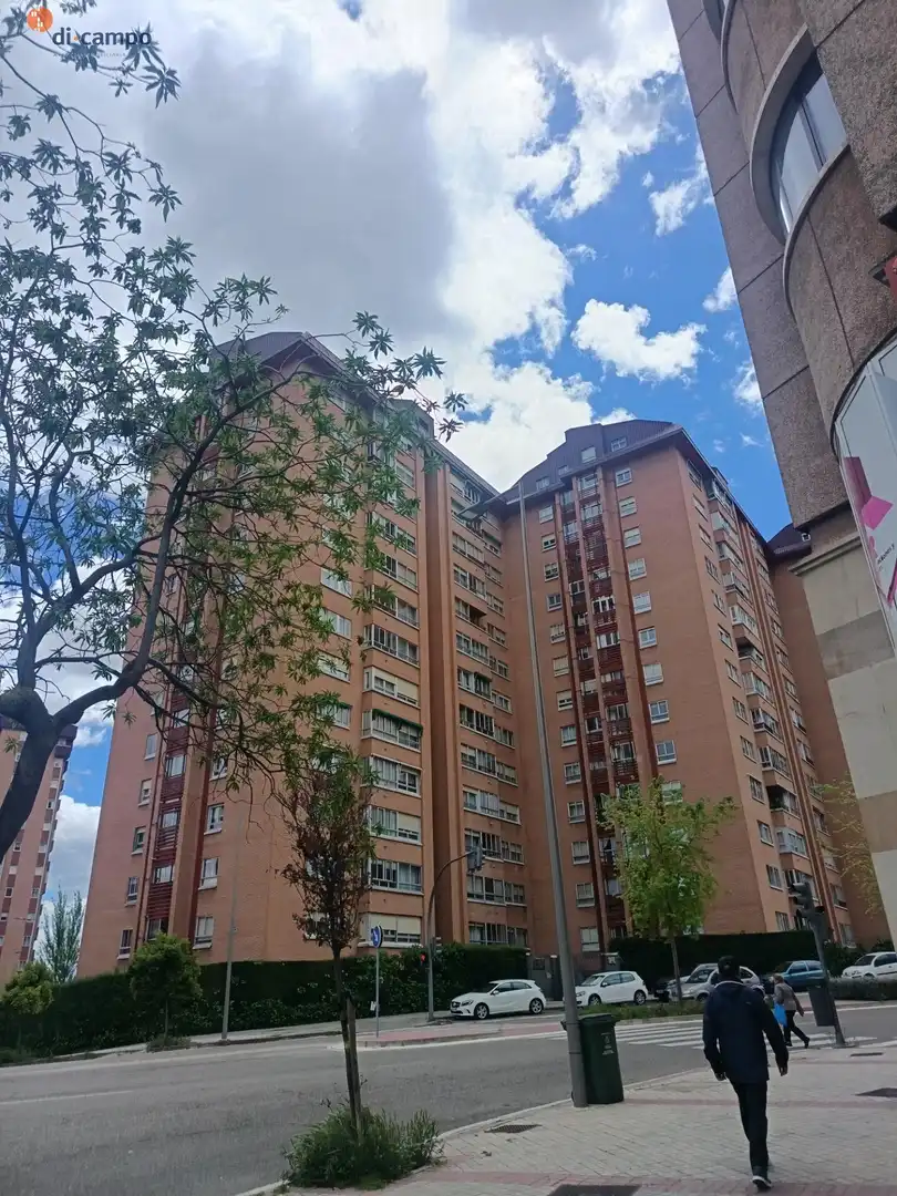 Exterior view of Attic for rent in Valladolid  with Heating, Terrace and Storage room