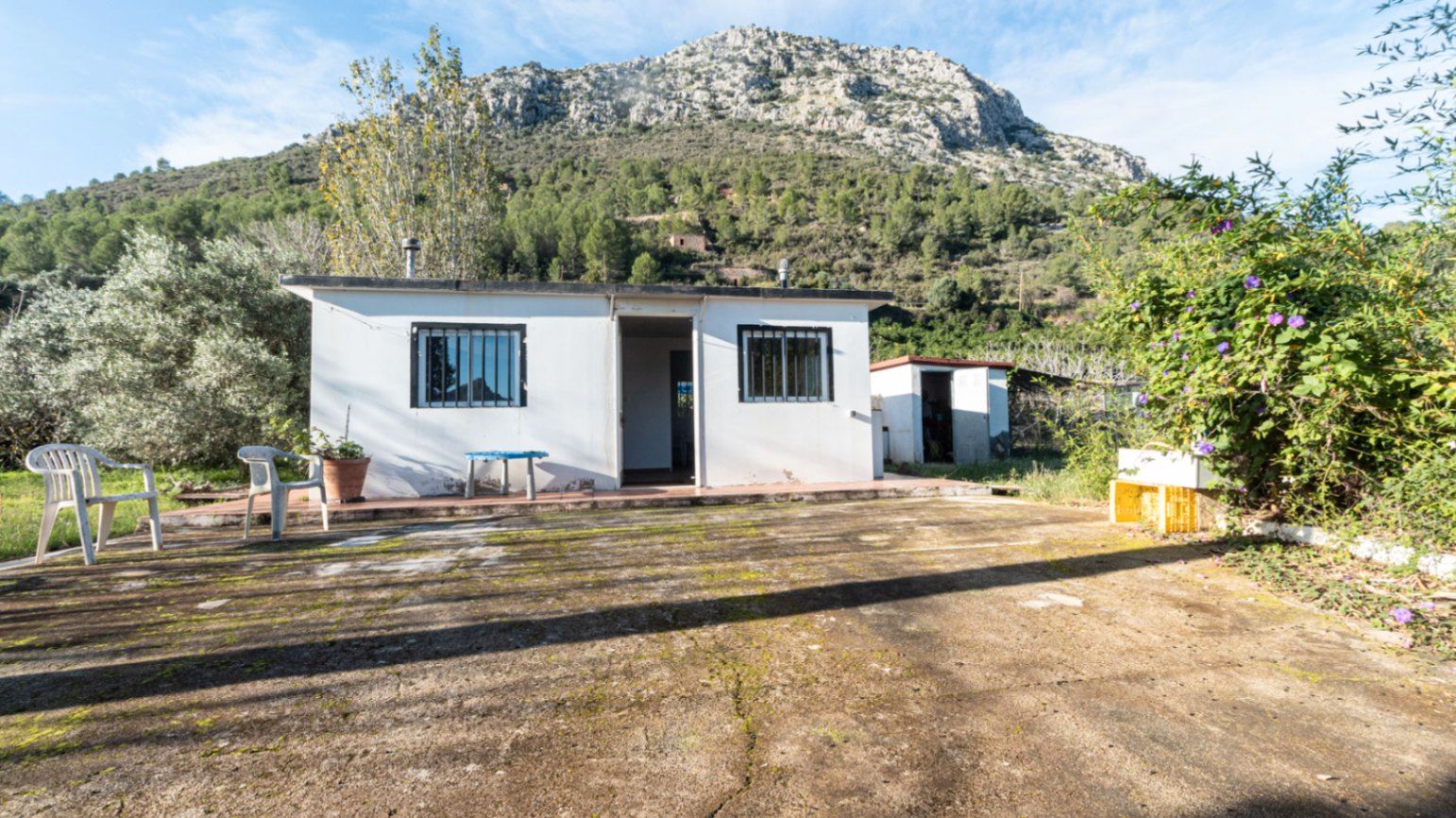 Vista exterior de Finca rústica en venda en Sagra amb Jardí privat, Terrassa i Traster
