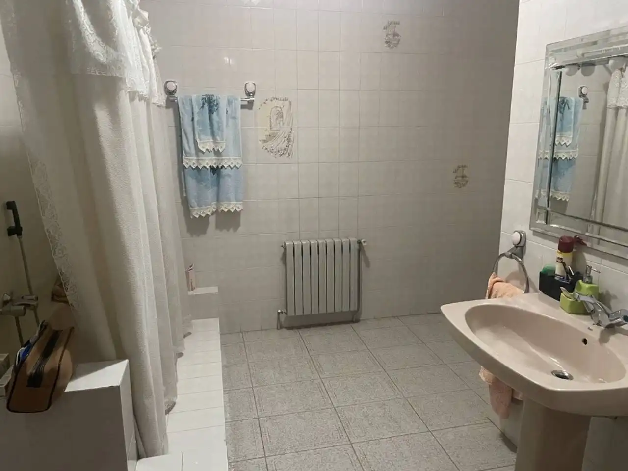 Bathroom of Houses for sale in Lleida  with Heating, Private garden and Terrace