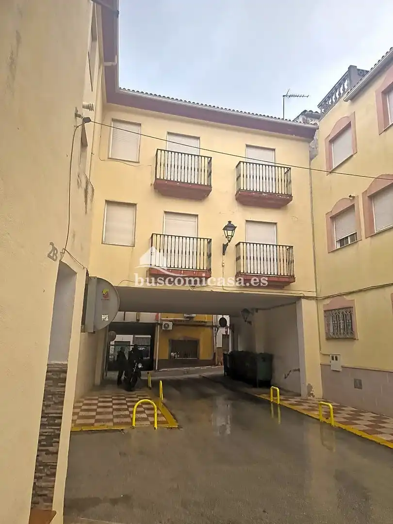 Vista exterior de Piso en venta en Los Villares con Calefacción, Amueblado y Balcón