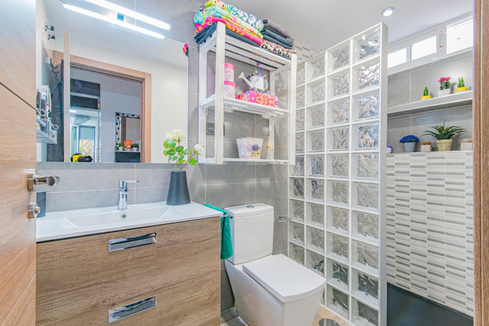 Bany de Casa adosada de lloguer en Padul amb Aire condicionat, Moblat i Es permeten mascotes