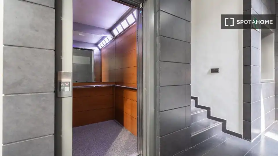 Apartament per a compartir en Málaga amb Aire condicionat, Terrassa i Moblat