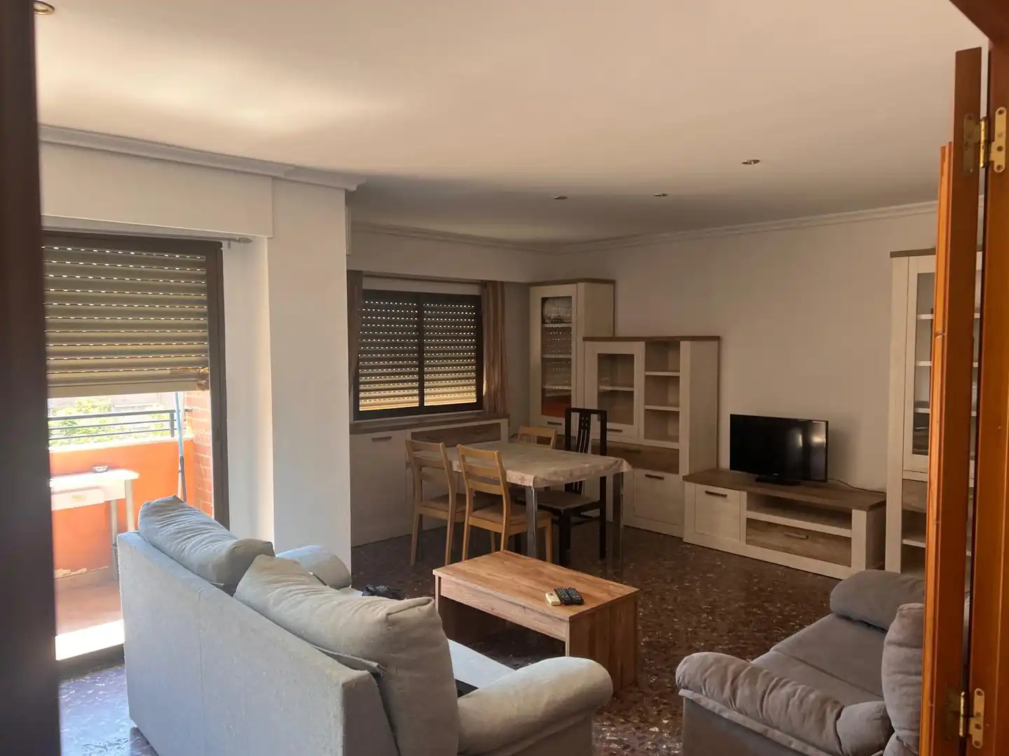 Sala d'estar de Pis de lloguer en Valencia amb Aire condicionat, Calefacció i Moblat