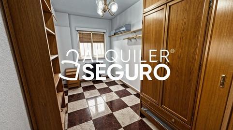 Foto 3 de Piso de alquiler en De Los Apóstoles, Puerta del Ángel, Madrid