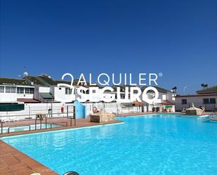 Piscina de Casa o xalet de lloguer en  Cádiz Capital amb Terrassa, Piscina i Moblat