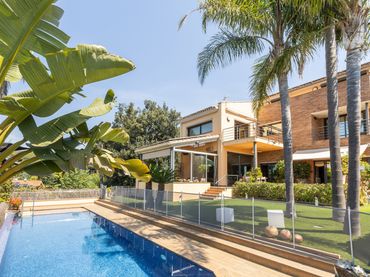 Casa amb piscina en venda a Montalnou - Milans del Bosc