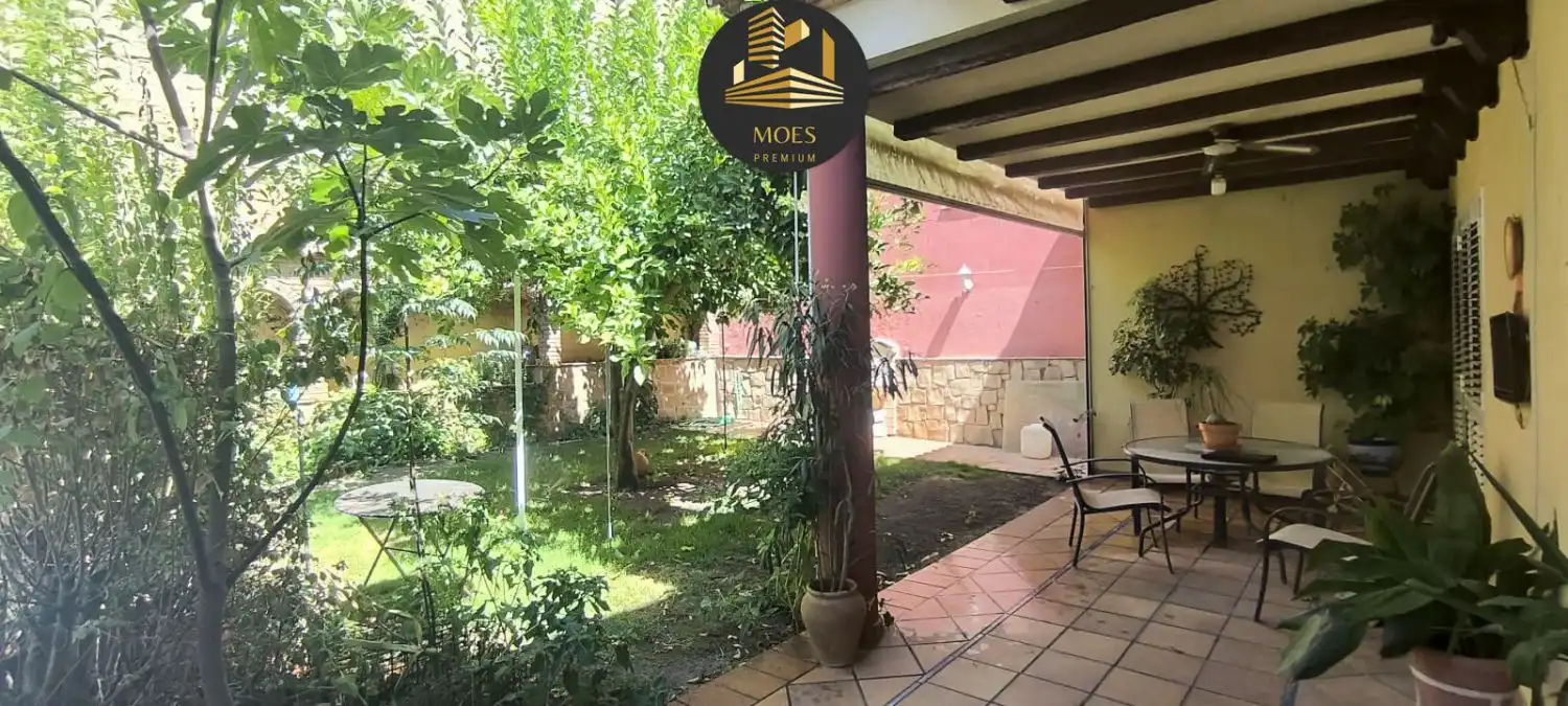 Haus oder Chalet zum Verkauf in Úbeda mit Klimaanlage, Heizung und Terrasse