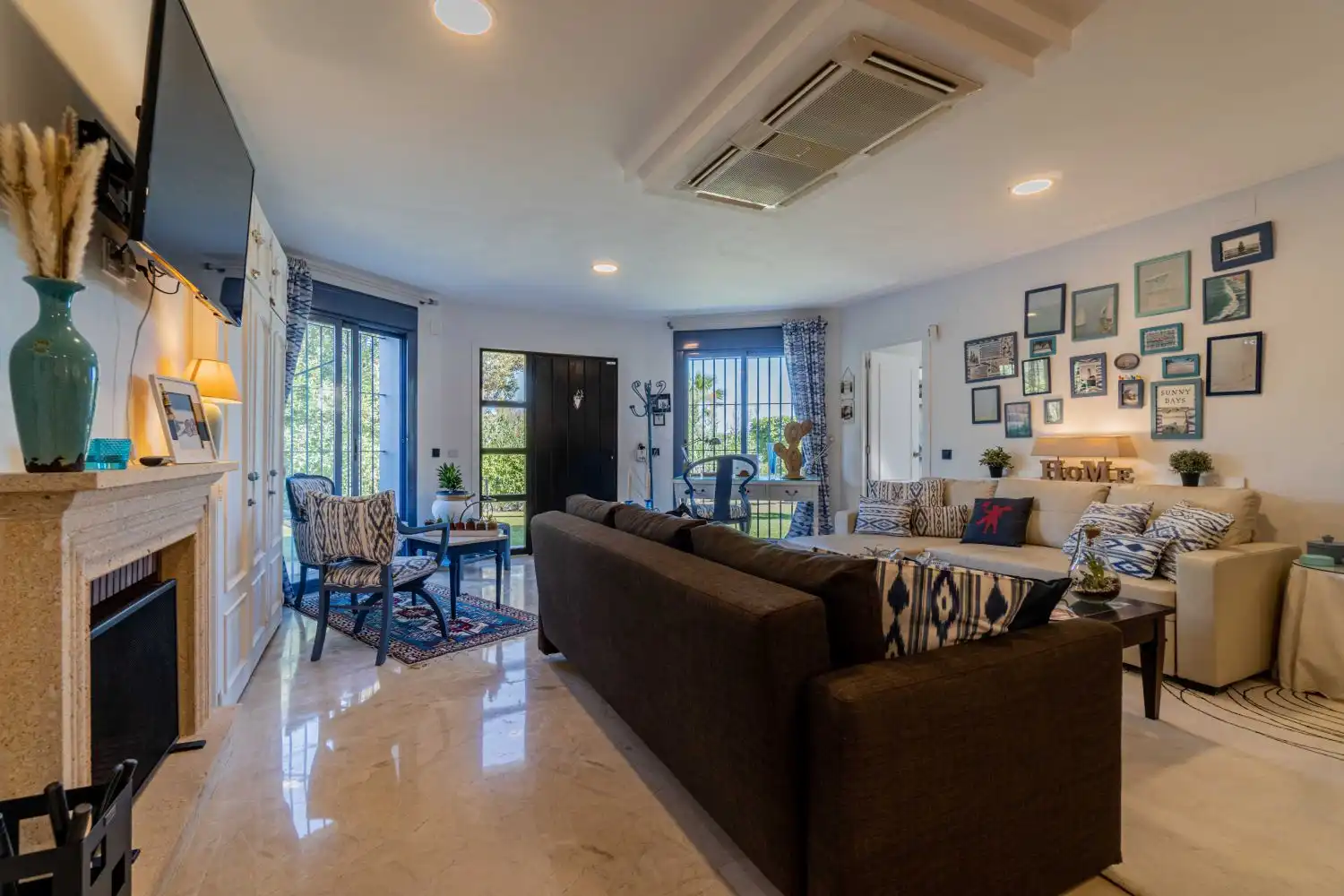 Living room of Houses for sale in Sotogrande Costa